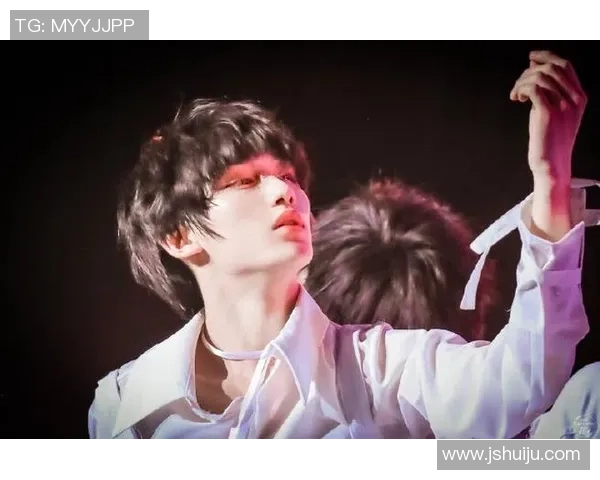 帅气足球球星集结，九宫格展示超燃瞬间，谁是你的心动之选